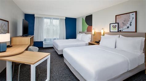 SPARK BY HILTON WALKER GRAND RAPIDS NORTH - Hotel Reviews, Photos, Rate ...