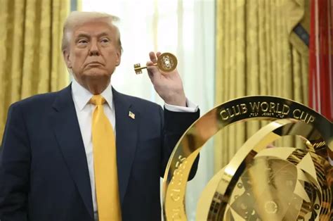 President Trump Oval Office 的图像结果