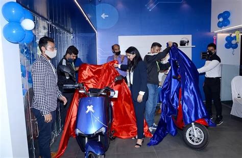 BGAUSS opens first dealership in Panvel | Autocar Professional