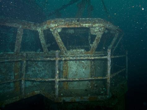 The USS Oriskany Was Purposefully Sunk In the Gulf of Mexico to Form An ...