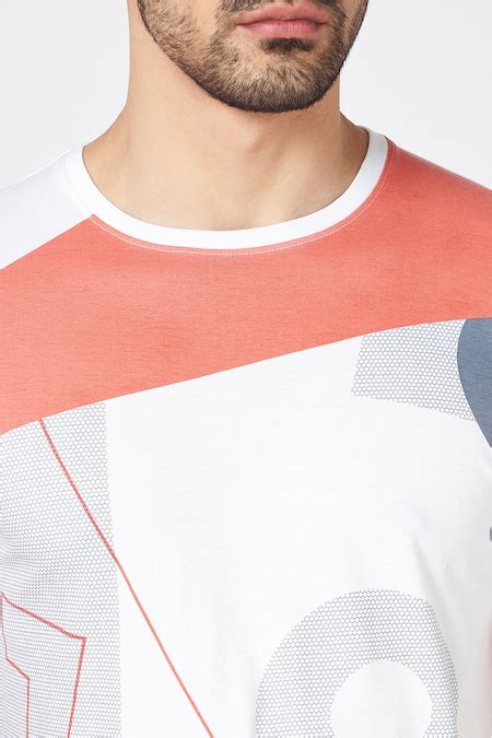 White Printed Athleisure Half Sleeves Round Neck Men Slim Fit T-Shirts ...