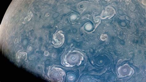 NASA Juno takes fascinating image of Jupiter, reveals gigantic storms ...