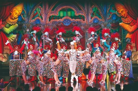 巴黎紅磨坊表演套票 | ezTravel易遊網