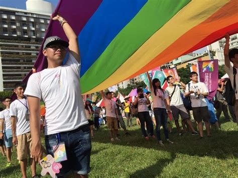 成都重庆的「GAY都」之争有结果了！全国的基友是这么说的 - 每日头条
