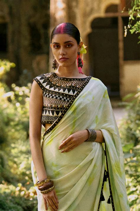 Black And White Boat Neck Top – Surily G