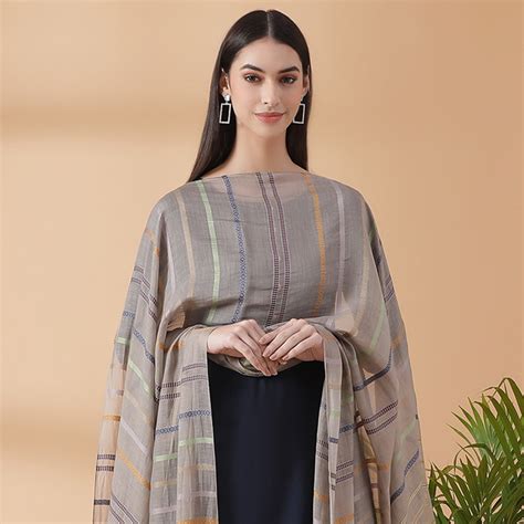 Buy Aayat:The Gorgeous Dupatta With Stripe-Block Design Onlien | Shingora