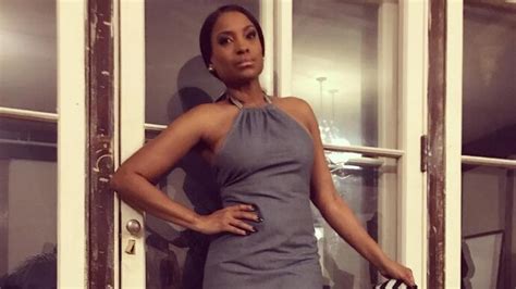 Model who survived rare cancer poses with ostomy bags for photo, wins ...