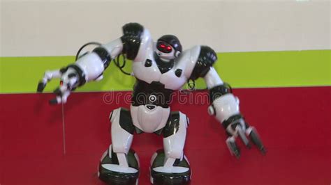 Cool Robotics Dance 的图像结果