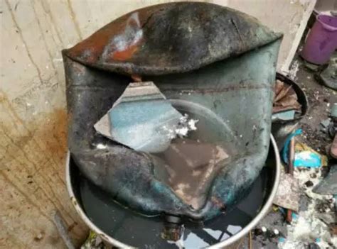 宁波约30个煤气罐连续爆炸 两个房顶被掀翻[图]_资讯频道_凤凰网