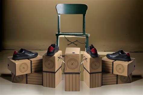 Premium Leather Wallets, Belts, Footwear & Gifts Online | LeatherNeed ...