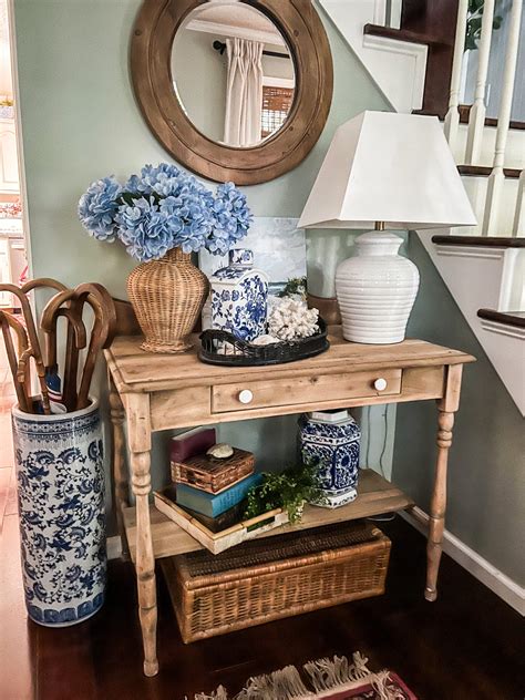 Entryway Table Decor Ideas For A Stunning First Impression - That ...