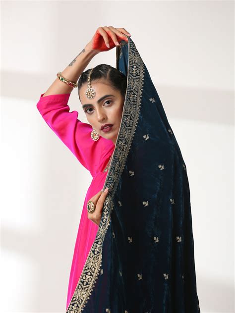 Teal Shawl With All Over Parallel Embroidery – Swtantra