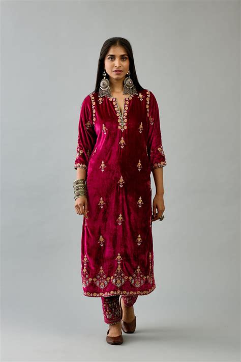 Fuchsia silk velvet straight kurta set with all-over zari, dori and co ...