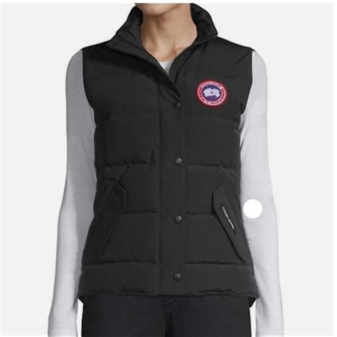 Canada Goose vest - Depop