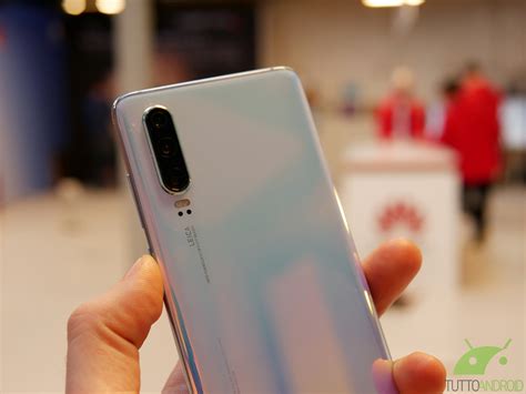 I bellissimi sfondi di Huawei P30 sono disponibili al download