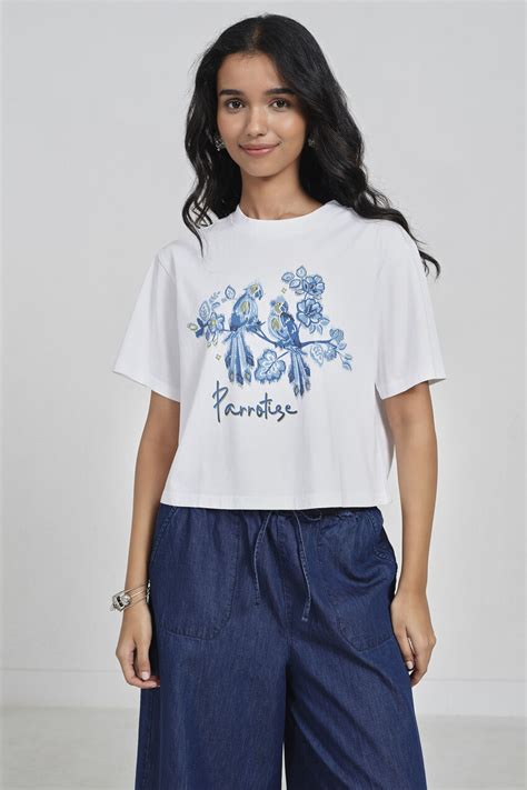 Buy Latest Collection of Ethnic Wear for Women Online - Global Desi