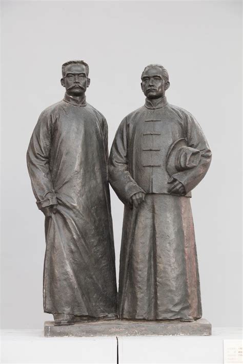 70余件经典雕塑正在展出 见证广美红色传承