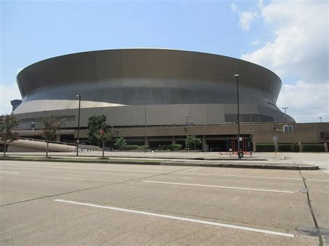 Caesars Superdome Seating Capacity: What is the Size of the Super Bowl ...