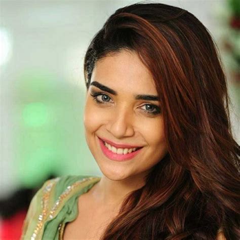 Anjum Fakih Actor Model TV Shows Height Instagram Age