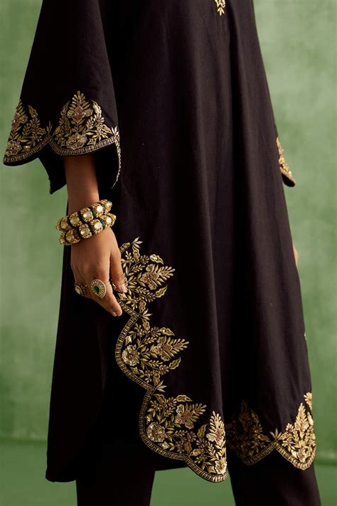 INARA ZARI-DAMAN KURTA SET -BLACK – shukranabypuneetkapoor