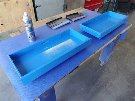 Rusty Tool Box Repair 的图像结果