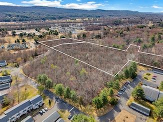 Simsbury, CT Homes for Sale & Real Estate - Homes.com