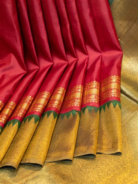 Crimson red and green ettu kol pure zari Kanchipuram silk saree | Clio ...