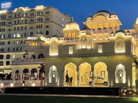 Bollywood stars to gather in Jaipur for grand IIFA-2025: Shahrukh Khan ...