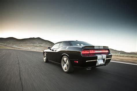 A legendary name that continues to create excitement – Dodge Challenger SRT8 392 (2013 ...