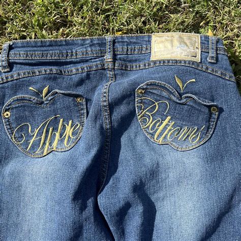 🍏Y2k Apple bottom jeans🍏 Features iconic... - Depop