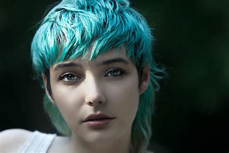 Portraits of People around the World 的图像结果