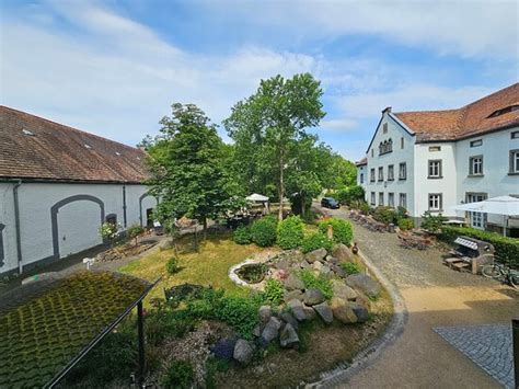 DEIN GUTSHOF HOTEL (Gorlitz) - Hotel Reviews, Photos, Rate Comparison ...