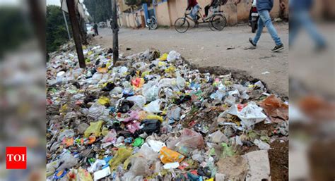 Lucknow civic body takes plastic waste 'road' to green pitch | Lucknow ...