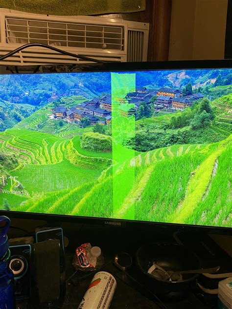 Computer Screen Green Lines 的图像结果