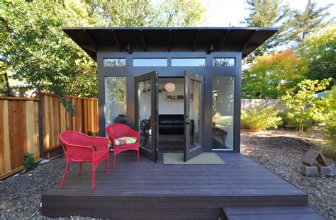 Photo 17 of 28 in 27 Modern She Shed Designs to Inspire Your Backyard ...
