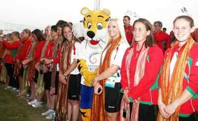Flag hosting ceremony: CWG 2010- The Etimes Photogallery Page 2