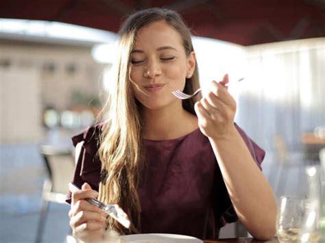 Acne & Diet: 10 Dairy and Sugar Swaps That Calm Breakouts | Femina.in