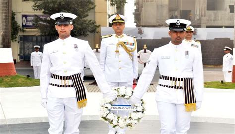 Mumbai: Vice Admiral Sanjay J Singh Assumes Command as FOC-in-C ...