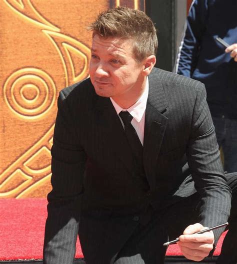 17 famous celebrities with hand deformities that you've never noticed ...