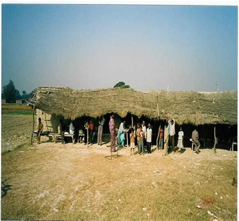 Lucknavi Local People 的图像结果