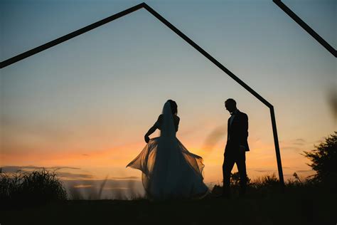 31+ Cinematic Pictures Of Weddings At Sunset