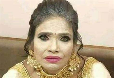 Ranu Mondal attends event at beauty parlour; pic in heavy makeup goes viral