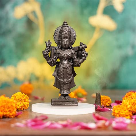 Goddess Lakshmi Ji Pyrite Idol With Selenite Plate – Studd Muffyn