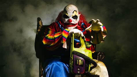 Meet Mr. Jingles: Q&A with creepy clown who calls Green Bay Fear home