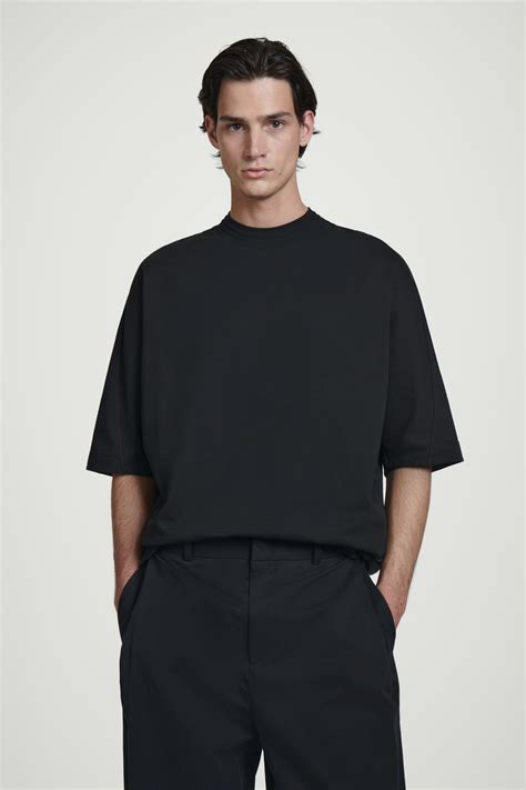 OVERSIZED HEAVYWEIGHT MOCK-NECK T-SHIRT - BLACK - Men | H&M GB
