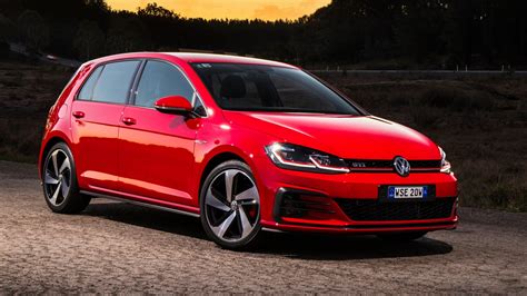 Review - 2017 Volkswagen Golf GTI - Review