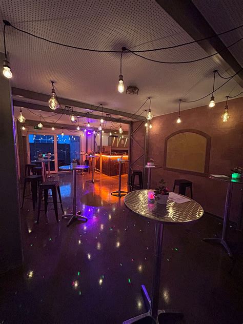 After Work im Glühwürmchen, die kleine Kneipe, Mierendorfstraße 17 ...