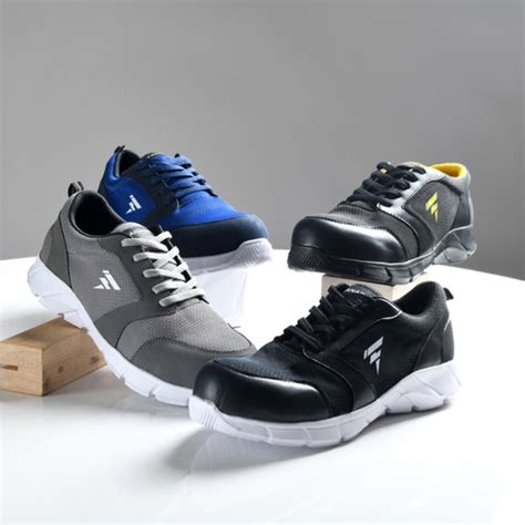 Jual Sneaker Safety Shoes Sporty made in INDONESIA - Hitam Putih, 41 ...