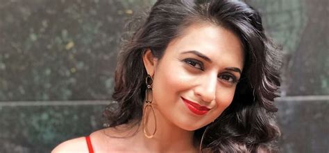 Divyanka Tripathi Schools A Fan Who Asked Her To ‘Wear A Dupatta ...