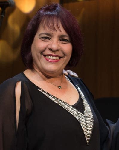 Nuestra Gente - Clasicas del amor - Un equipo lleno de pasión.